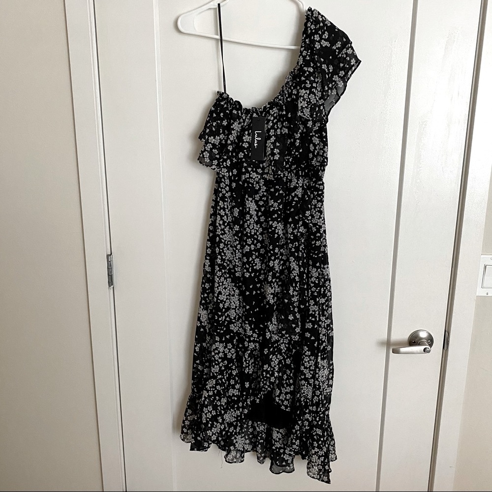 Lulu’s Floral Maxi Dress